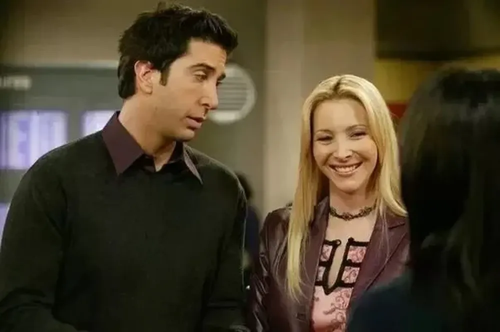 David Schwimmer y Lisa Kudrow como Ross y Phoebe en Friends