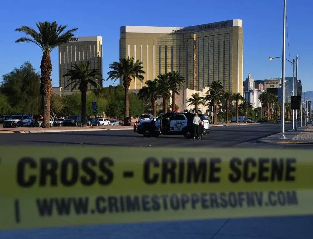 El hotel Mandalay Bay, desde donde el asesino disparó durante 10 minutos