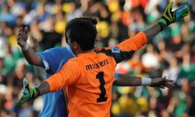 Muslera celebra el triunfo.