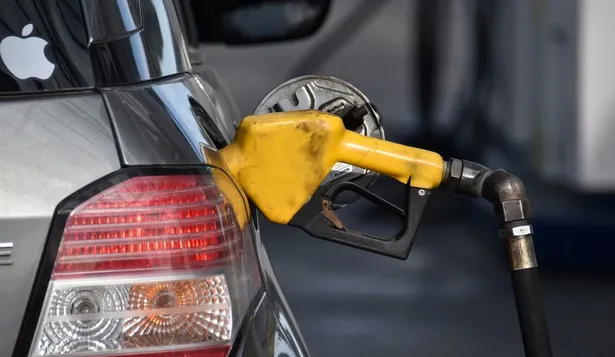 Estaciones: habrá multas para quienes paguen en efectivo fuera del horario permitido