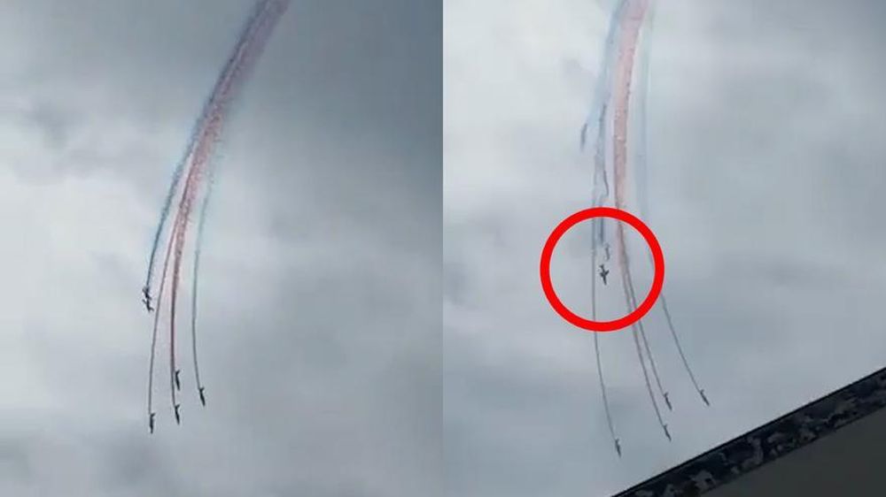 El momento cuando dos aviones de la Fuerza Aérea Francesa chocan en pleno vuelo.