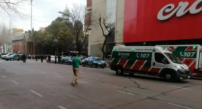 Amenzan de bomba a tres canales de noticias que debieron abandonar las instalaciones