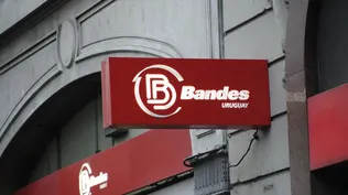Bandes Uruguay opera solo con transacciones locales tras sanción de EEUU