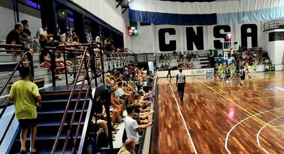 repudio en rosario: jugadoras de basquet denuncian que fueron filmadas mientras se banaban
