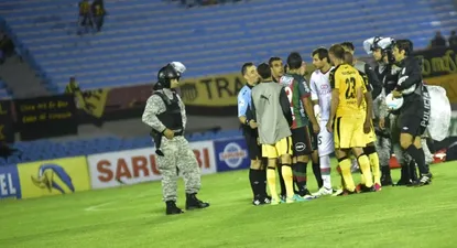 Rampla-Peñarol fue suspendido