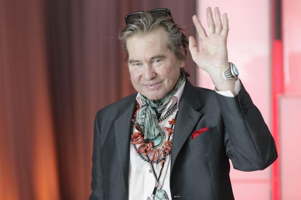 Val Kilmer fue diagnosticado de un cáncer de garganta en 2014 y quedó con secuelas en su voz.