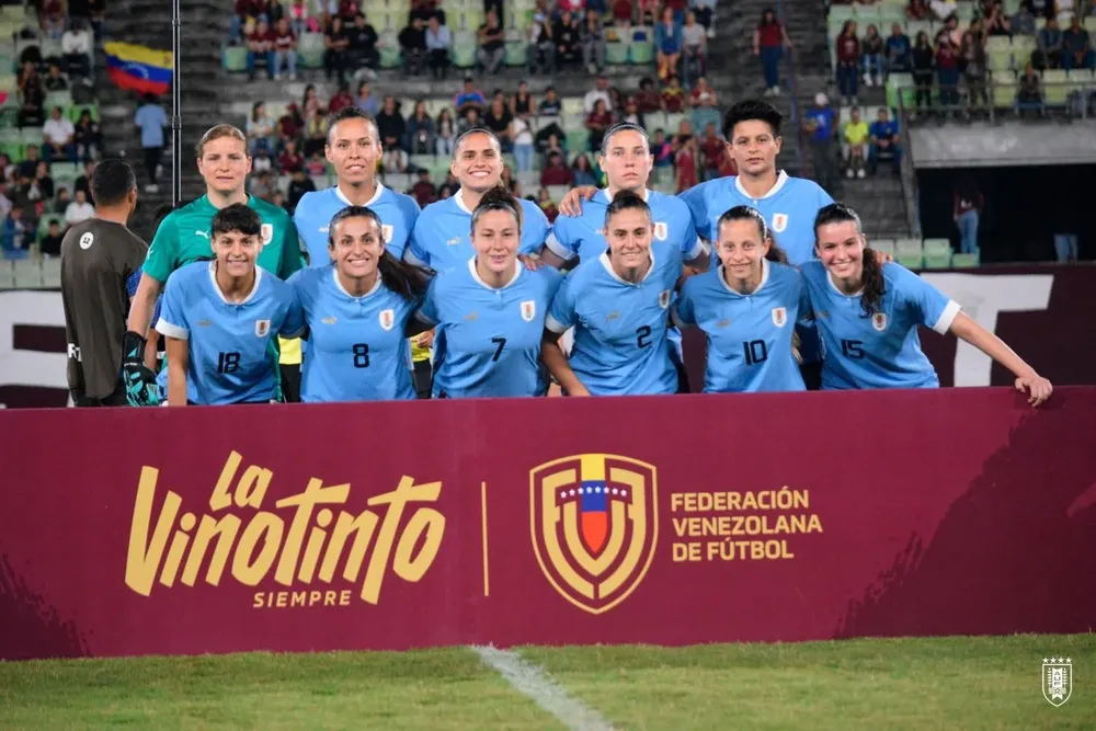 La selección uruguaya que enfrentó este jueves a Venezuela