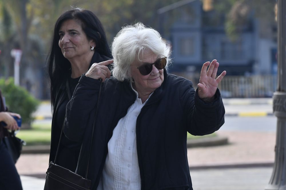 Sepelio de José Mujica Palacio Legislativo. Doctora Panone, Lucía Topolansky.