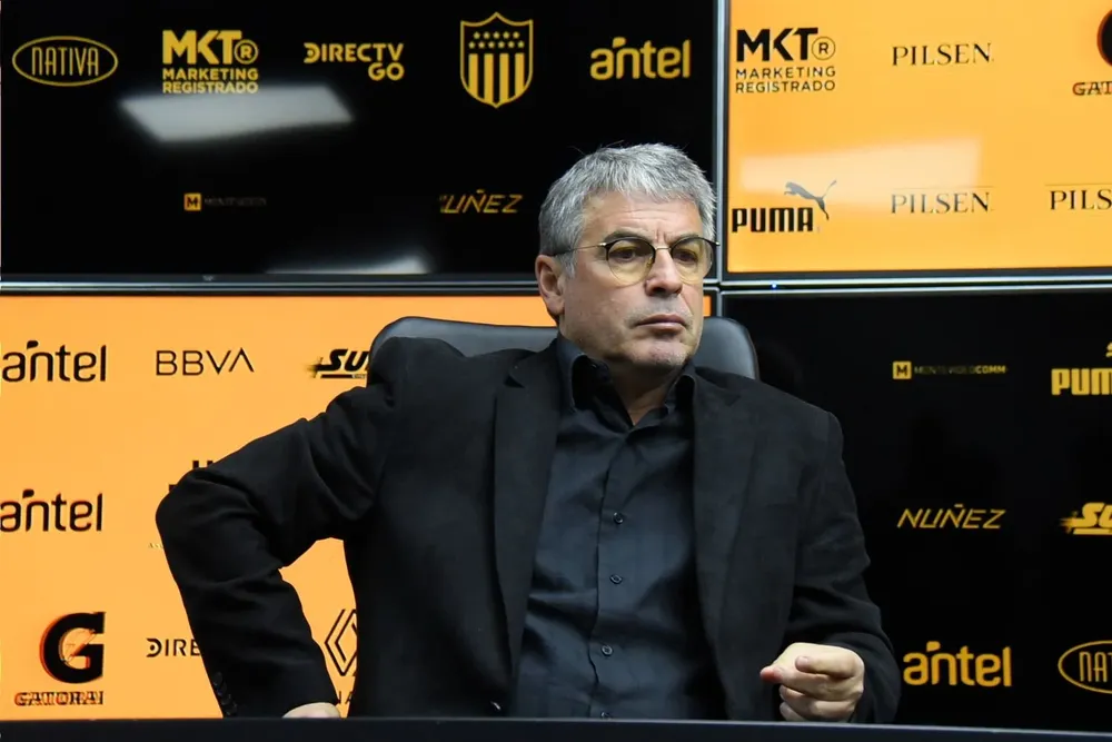 Pablo Bengoechea seguirá en Peñarol