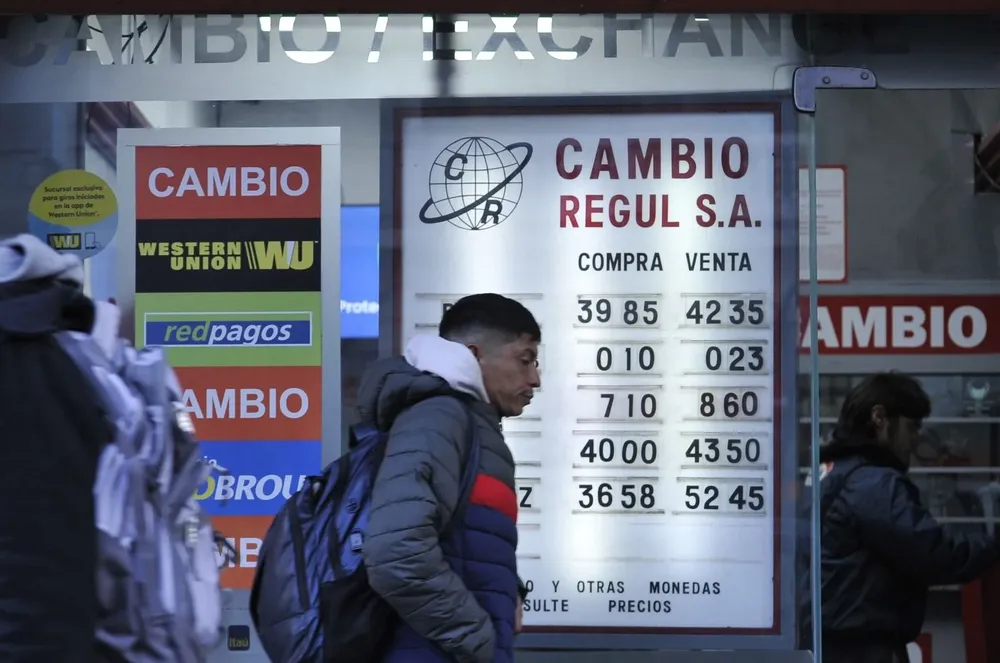 El dólar se afirmó sobre los $ 41 en el mayorista en la operativa de setiembre.