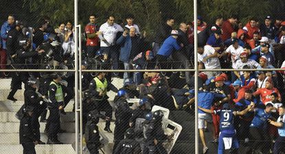 Incidente entre hinchas de Nacional