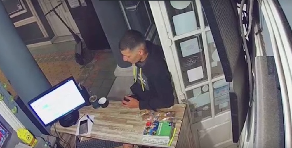 Registro de la cámara de seguridad del hotel cordobés