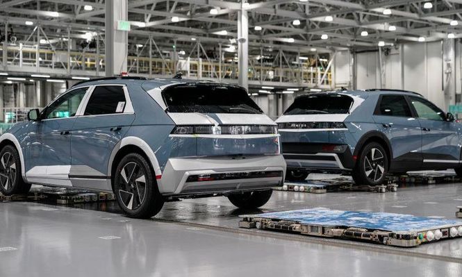 ICE detiene a cientos de surcoreanos en una planta de vehículos de Hyundai en EEUU, desatando la indignación del gobierno de Seúl