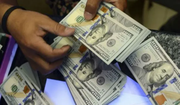 El dólar cerró al alza con abultadas compras del Banco Central