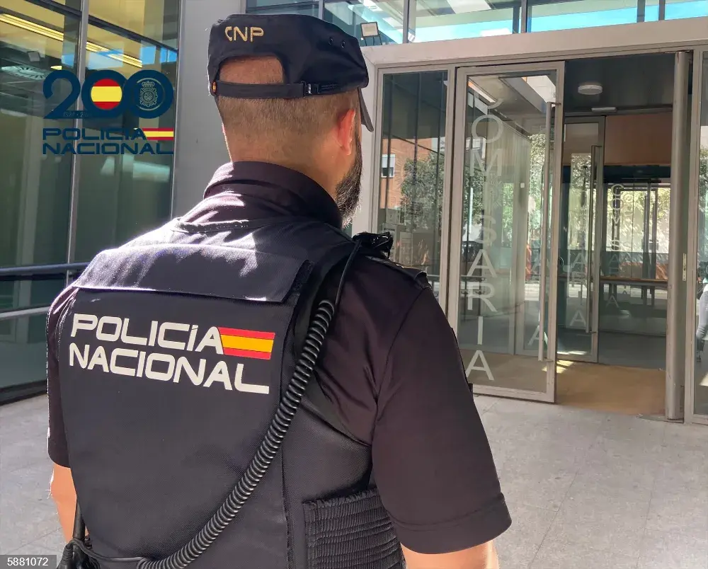 policía nacional.webp