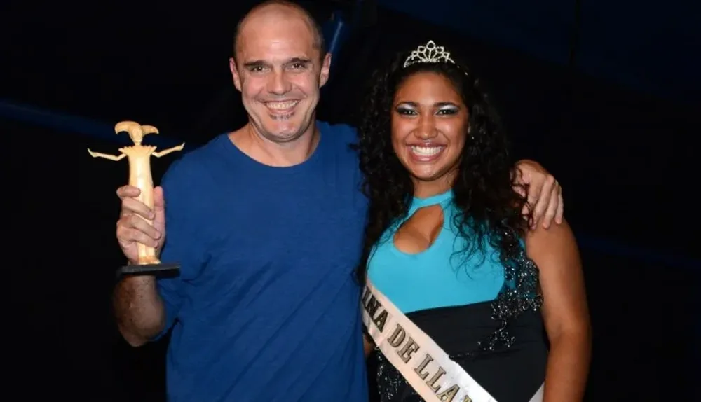 Rafael Antognazza recibe el premio a la Figura Máxima del Carnaval 2015