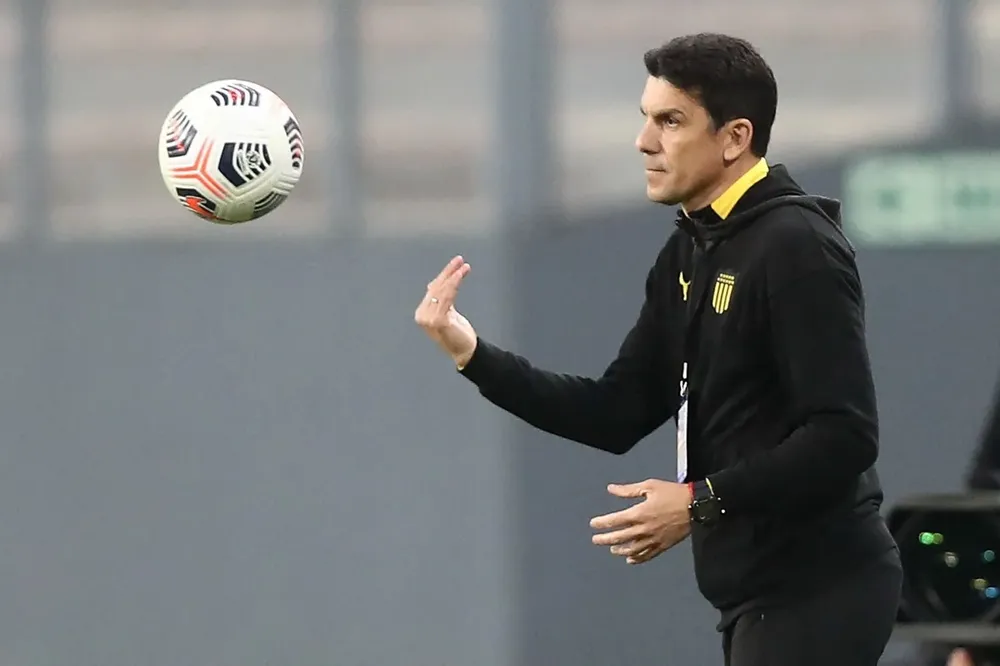 Mauricio Larriera apoyó al Maestro Tabárez