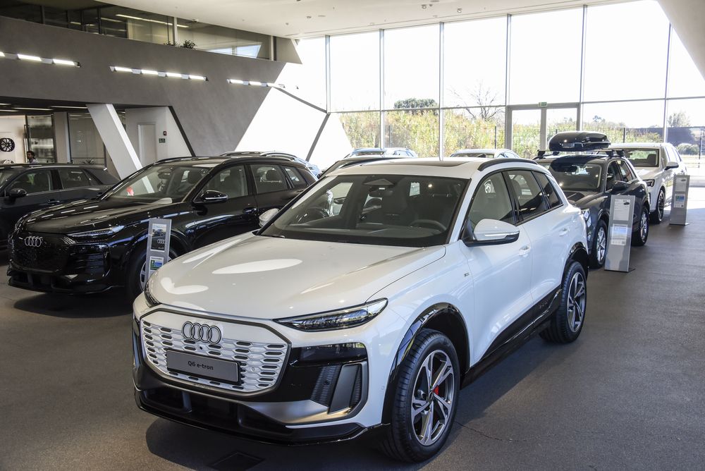 20250430 Audi Zentrum, Lestido. Brand studio