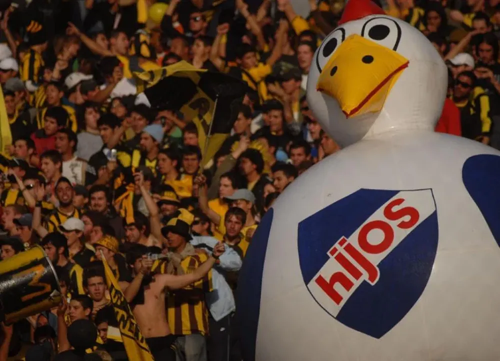 En 2008 un inflable de la hinchada de Peñarol molestó a Nacional y ayudó a aumentar el clima de violencia