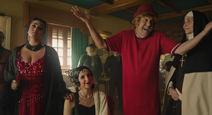 El saludo navideño de la empresa alimenticia Campofrio une a íconos de la cultura española.