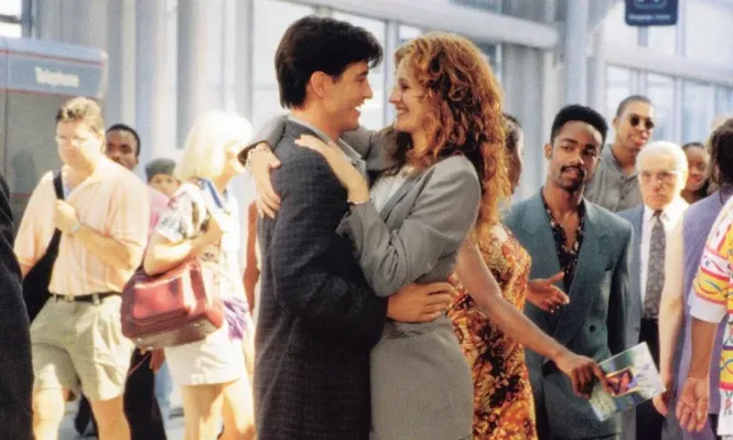 Julia Roberts interpreta a Julianne, una crítica gastronómica que decide sabotear la boda de su amigo.