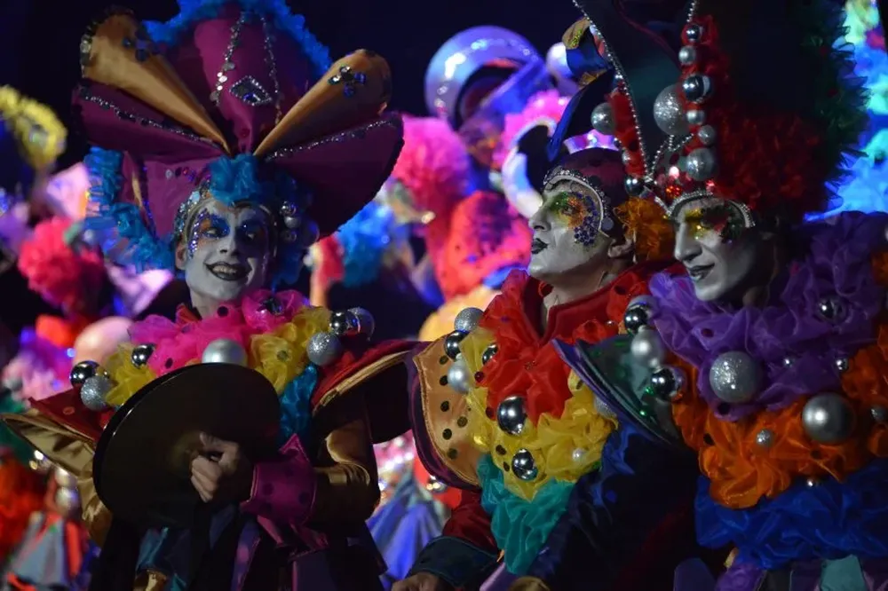 Los Patos Cabreros, la actual murga campeona, durante su espectáculo del carnaval pasado.