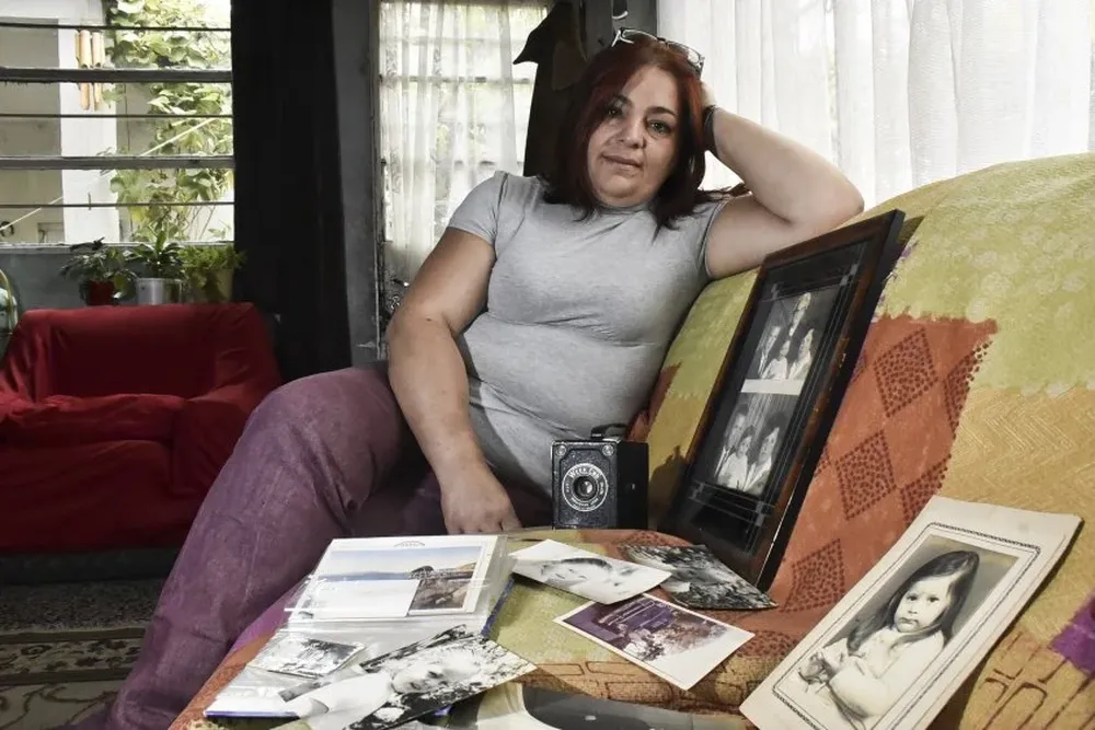 Mónica busca a su madre biológica