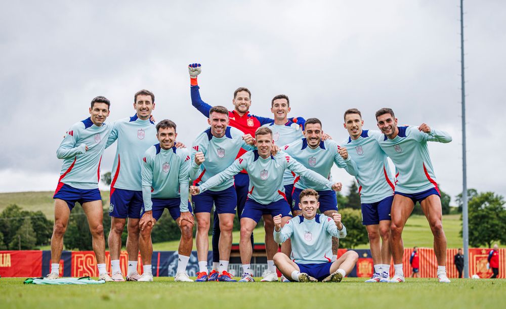 Rival confirmado para España.