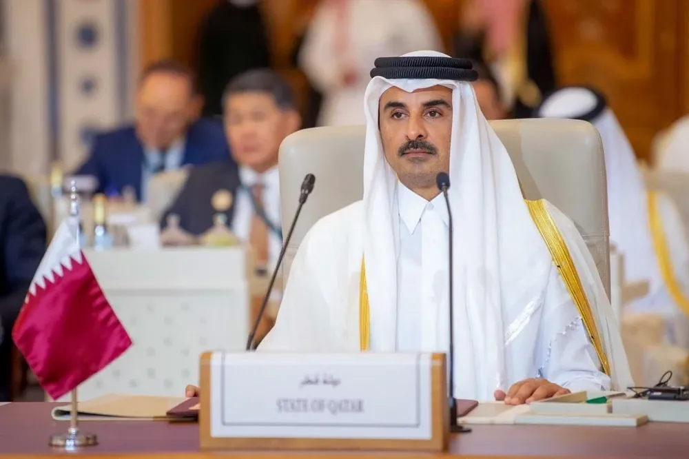 El sheik de Catar, Tamim bin Hamad al-Thani ha promovido permanentemente negociaciones entre Hamas e Israel para la liberación de los rehenes israelíes.