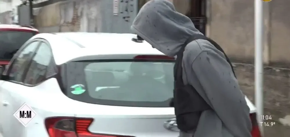 Llegada de Santino, el exnovio de Valentina Cancela, a la Fiscalía de San Carlos