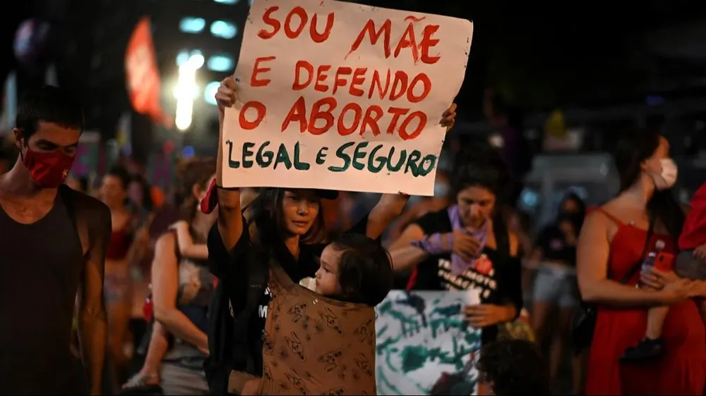 La despenalización del aborto que está en debate en la Corte Suprema brasileña es un tema polémico en Brasil