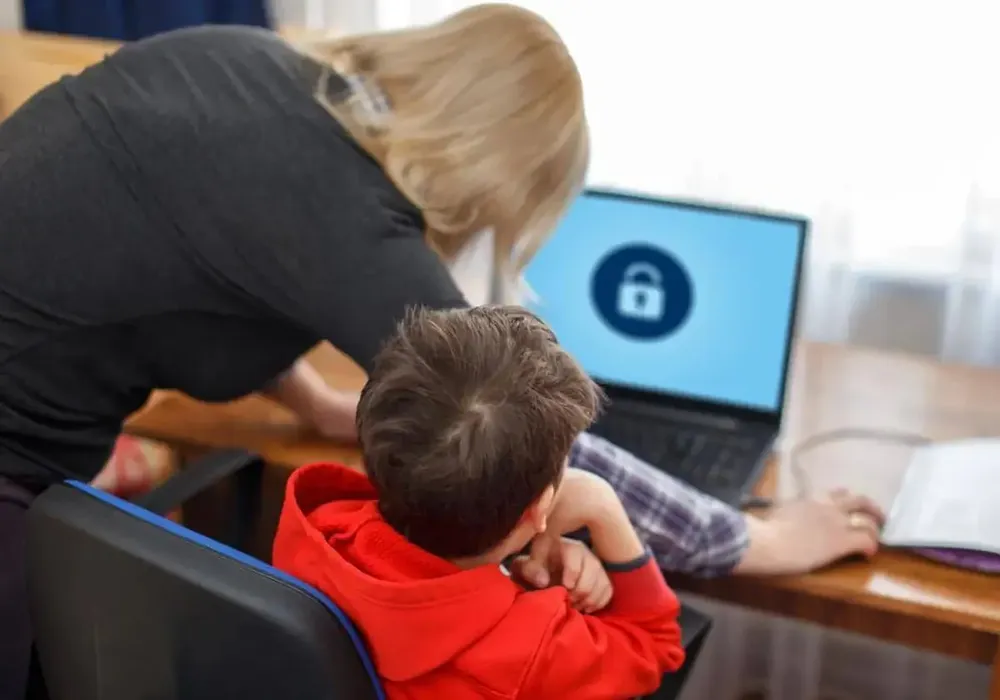 Controles en el acceso a contenidos pornográficos