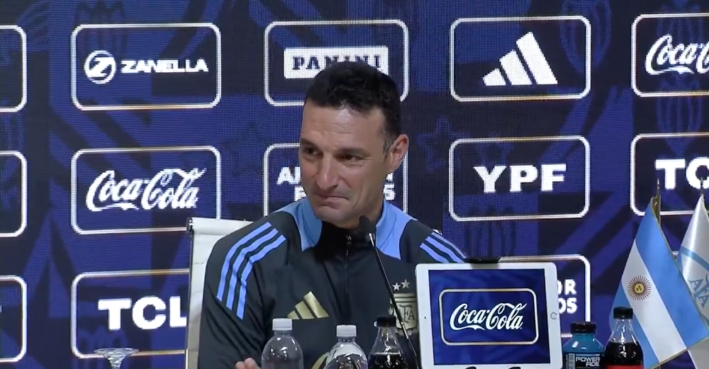 Lionel Scaloni en conferencia