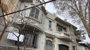 Fachada de la casa de estilo art decó cuya demolición suspendió la justicia