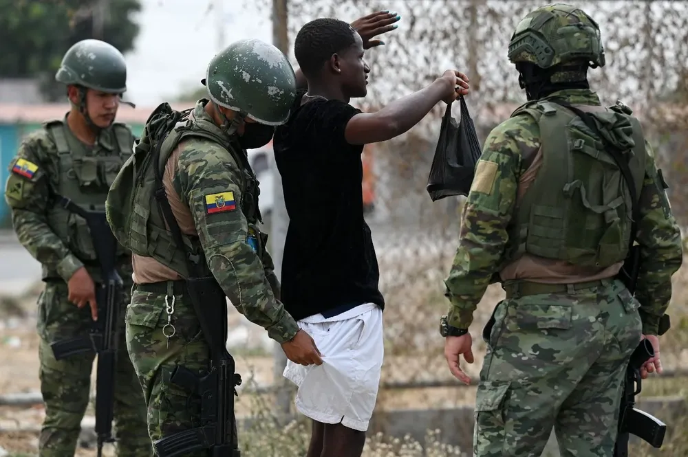 La ciudad de 2,8 millones de habitantes, que acogerá este sábado la final brasileña de la Libertadores 2022, encara una violencia inusitada que nace en las calles y se reproduce en las cárceles con cuerpos baleados, calcinados o mutilados a machete.