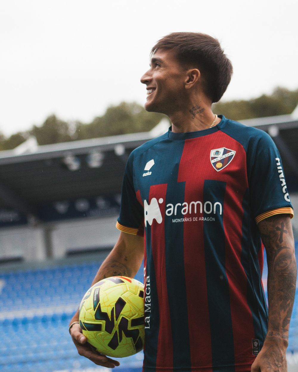 Ignacio Laquintana fue presentado en Huesca