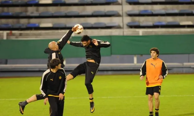 Los aurinegros trabajaron en el Amalfitani