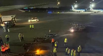 un avion que partio de ezeiza hacia nueva york tuvo que regresar de emergencia tras escuchar ruidos extranos en la bodega