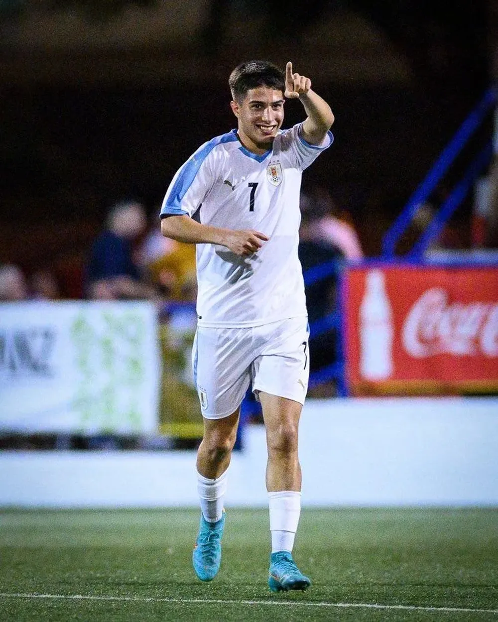 Renzo Sánchez, golazo para el 1-0