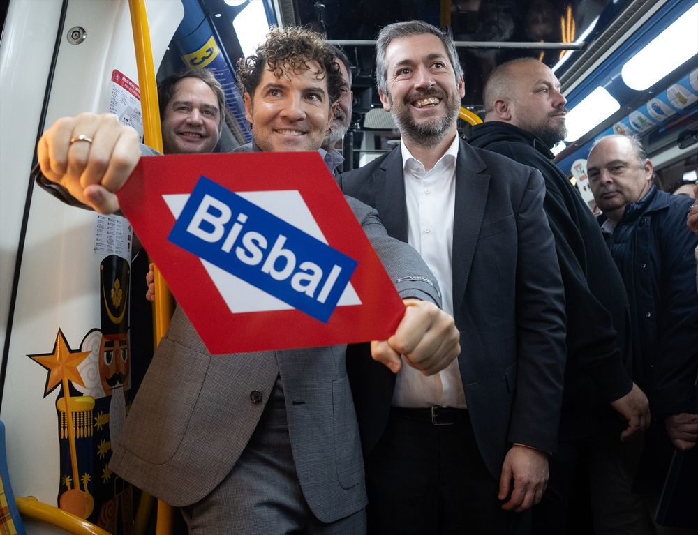 David Bisbal en su viaje en el tren de la Navidad. EUROPA PRESS.&nbsp;