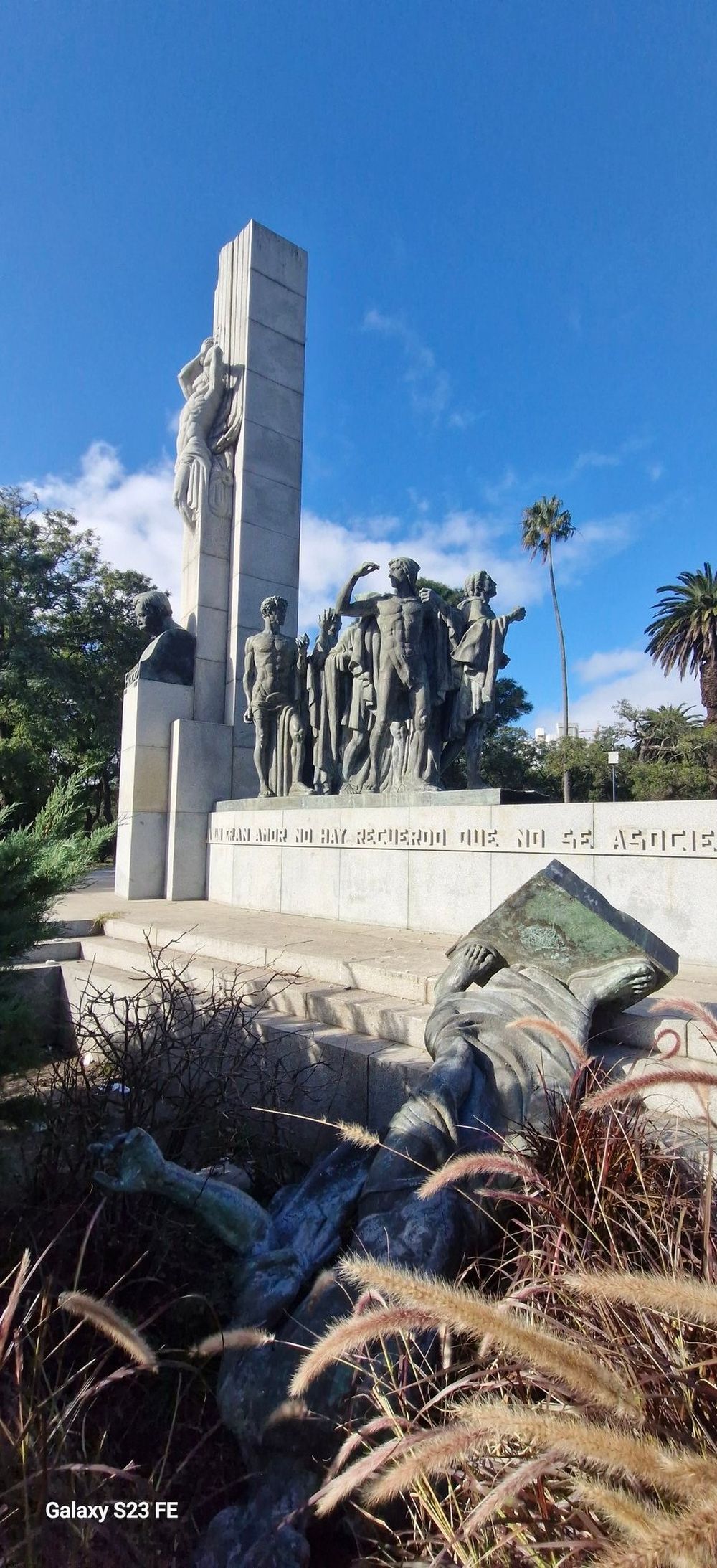 Vandalizan monumento a José Enrique Rodó en Montevideo: denuncian que ...