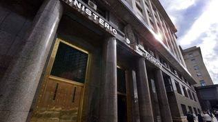 En julio volvió el déficit financiero en el sector público argentino, aunque menor al esperado