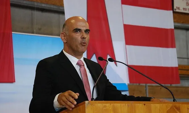 “Las armas suizas no deben usarse en las guerras”, le dijo Berset al semanario NZZ am Sonntag.