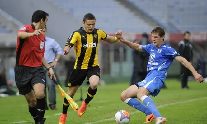 Peñarol viaja sin sorpresas a Bolivia