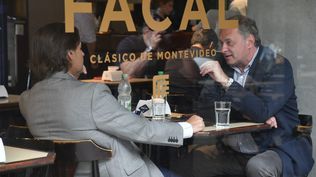 Lacalle Pou y Delgado en el bar Facal