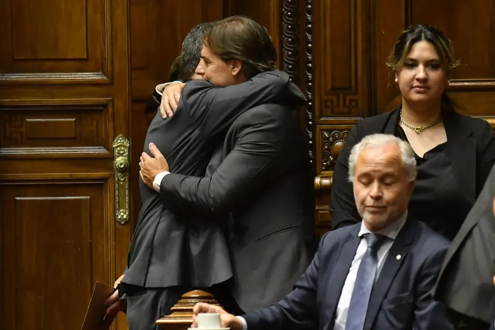 Lacalle Pou presente en el homenaje a Carlos Julio Pereyra