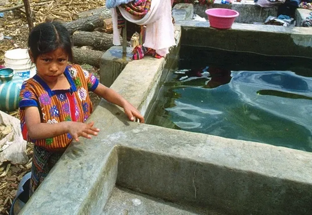 La falta de agua y las infecciones en niños