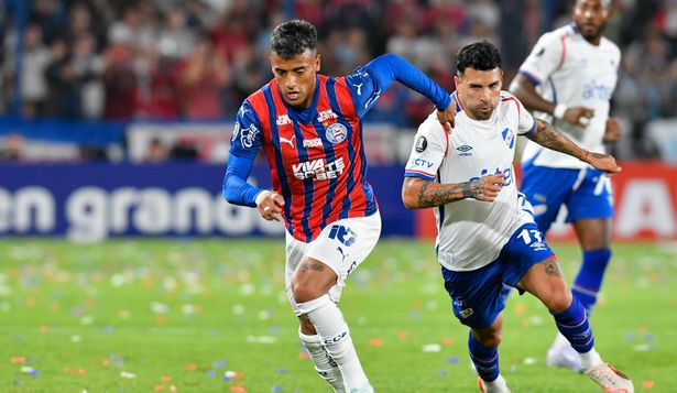Luciano Rodríguez de Bahia ante Gabriel Báez de Nacional por Copa Libertadores