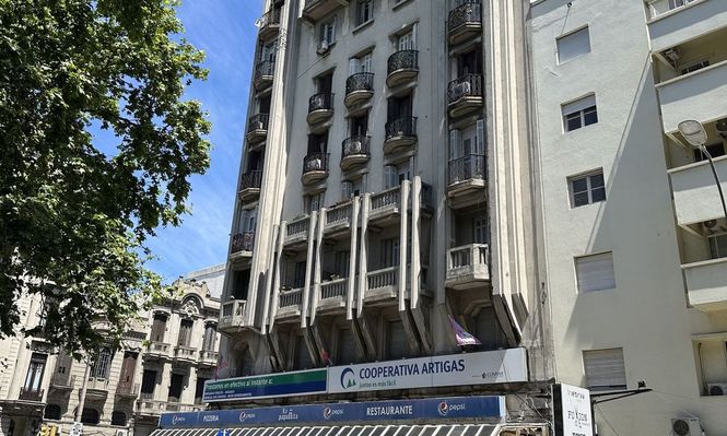 Lakierovich remata apartamento en Cordón