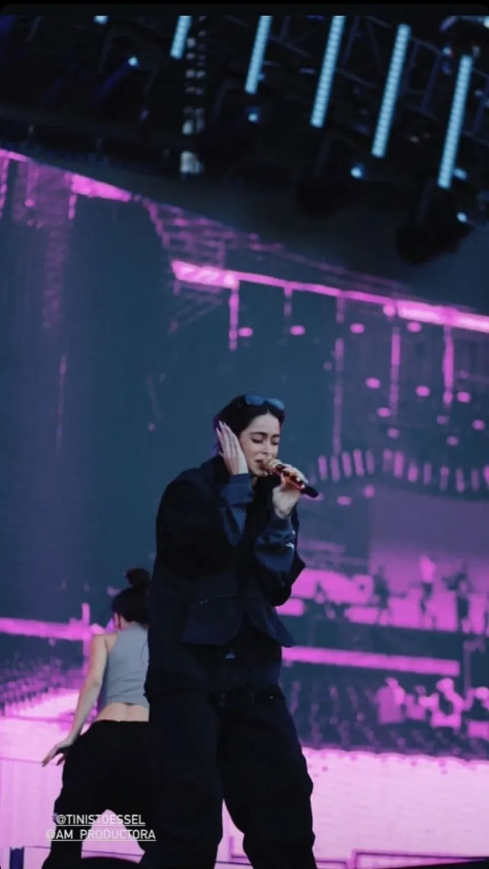 Tini compartió fotos de la previa a su show en el Centenario